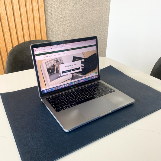 Auckland Reversible Desk Pad - Tapete de escritorio